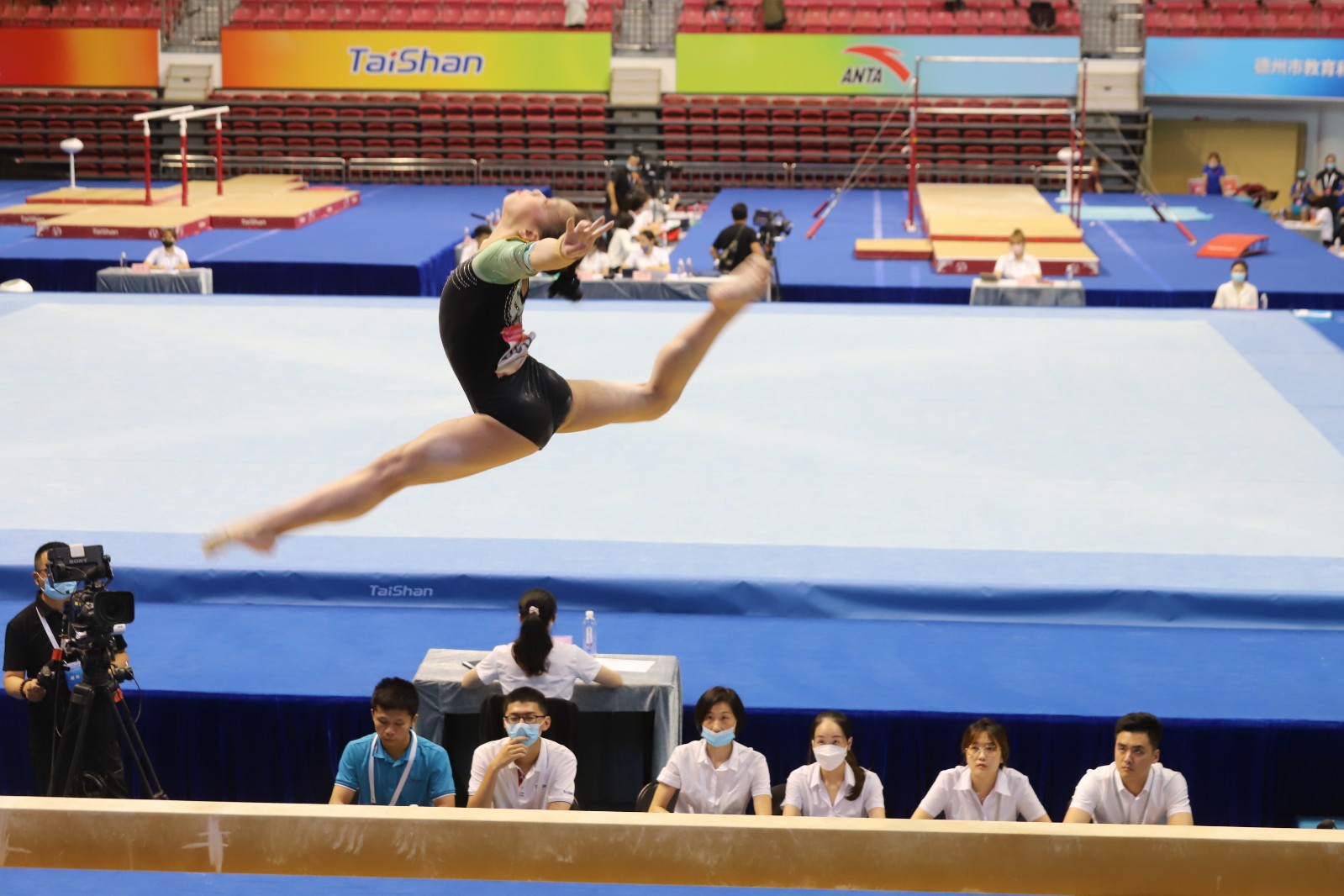 中文字幕乱码亚洲无线三区